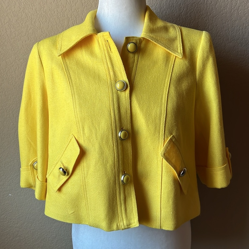 Peter Nygard yellow blazer, size 6 petite